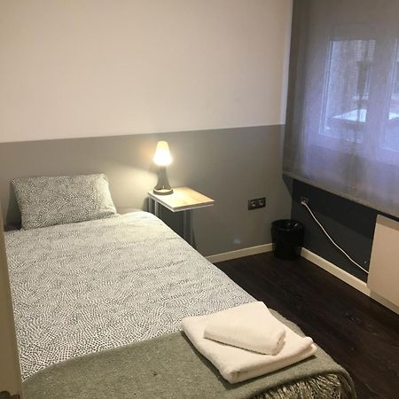Apartamento Manuela Sancho Apartment Zaragoza Bagian luar foto