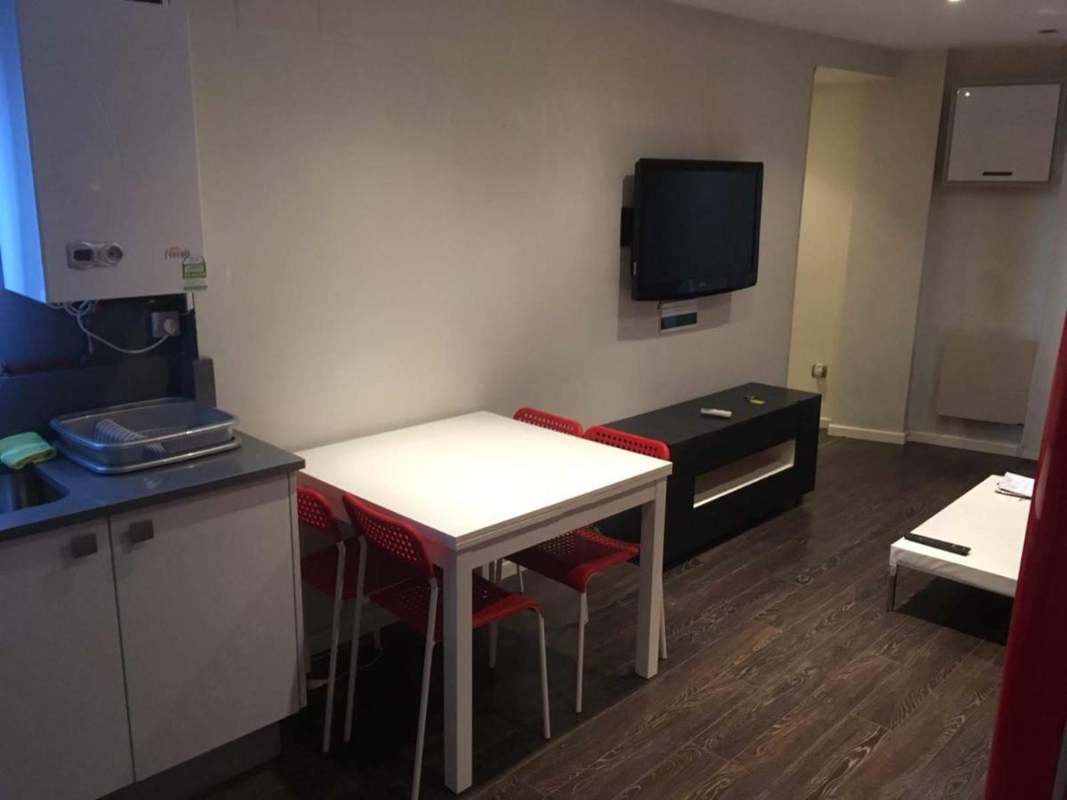 Apartamento Manuela Sancho Apartment Zaragoza Bagian luar foto