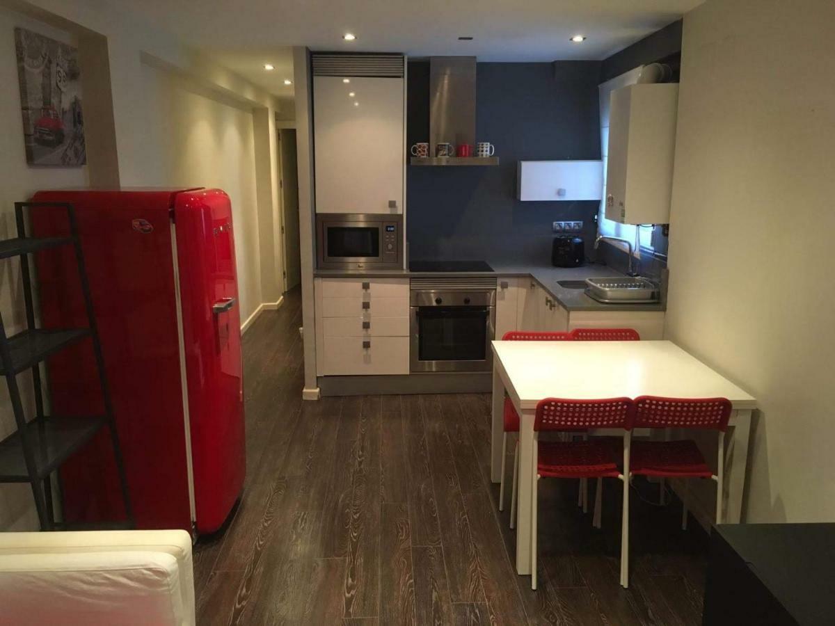 Apartamento Manuela Sancho Apartment Zaragoza Bagian luar foto