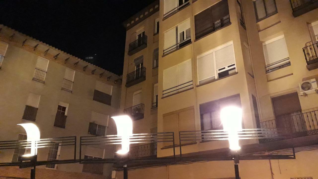 Apartamento Manuela Sancho Apartment Zaragoza Bagian luar foto