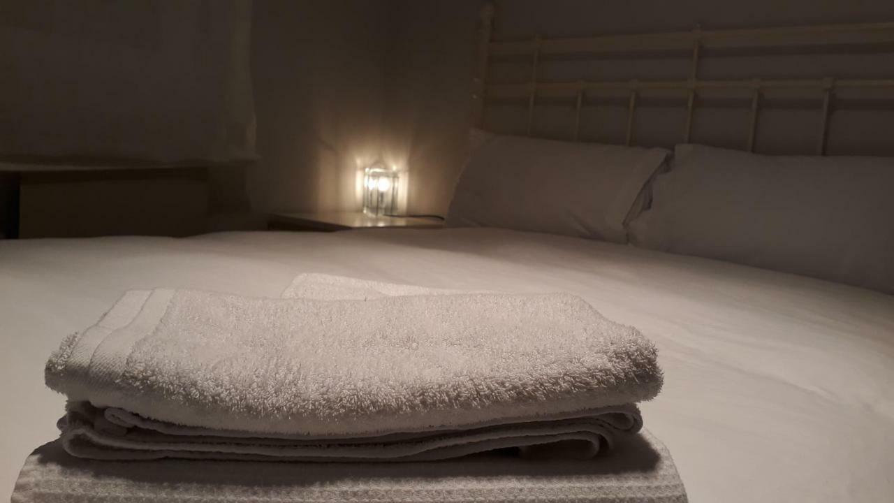 Apartamento Manuela Sancho Apartment Zaragoza Bagian luar foto
